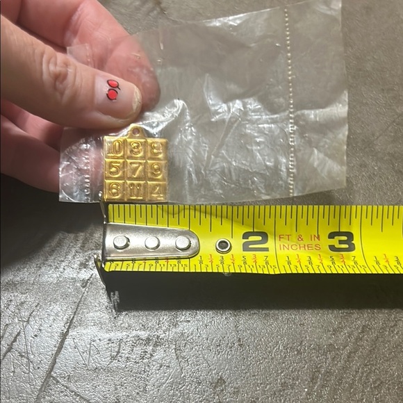 Vintage Gold Lottery Pendant - Picture 4 of 4